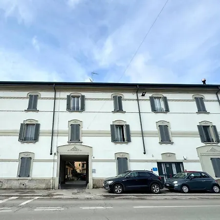 Eleganza & Relax - La Dimora Degli Artisti Apartment Pavia